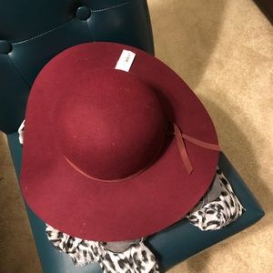 Felt round brim floppy hat